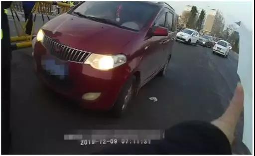 面包車充當校車超員運送學生，必須重罰！